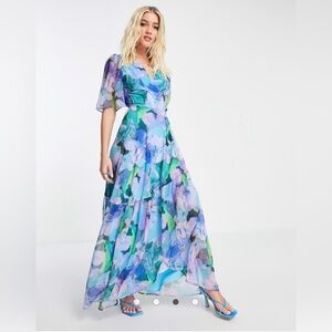 NWT - Hope & Ivy Everleigh floral print maxi dress in blue